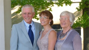 Julee.Parents.JPG
